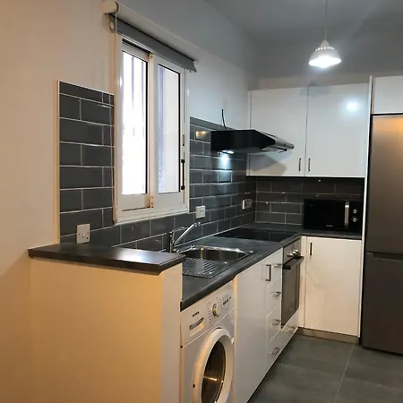 Paradise Gardens 3 - Superb 1 Bed Apartment *
