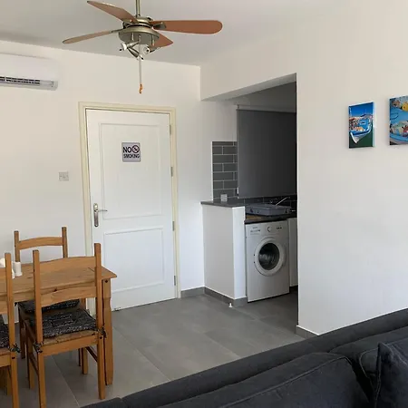 Paradise Gardens 3 - Superb 1 Bed *