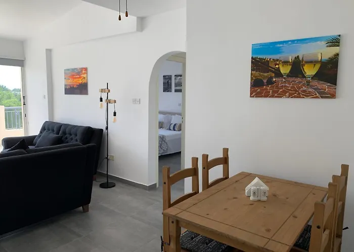 Paradise Gardens 3 - Superb 1 Bed Πάφος