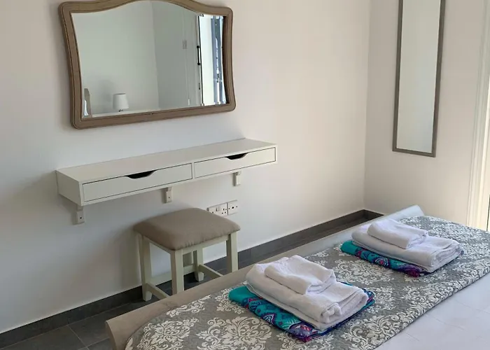 Paradise Gardens 3 - Superb 1 Bed * Πάφος