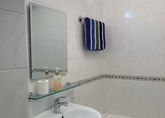 Paradise Gardens 3 - Superb 1 Bed *