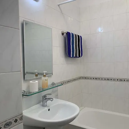 Paradise Gardens 3 - Superb 1 Bed *